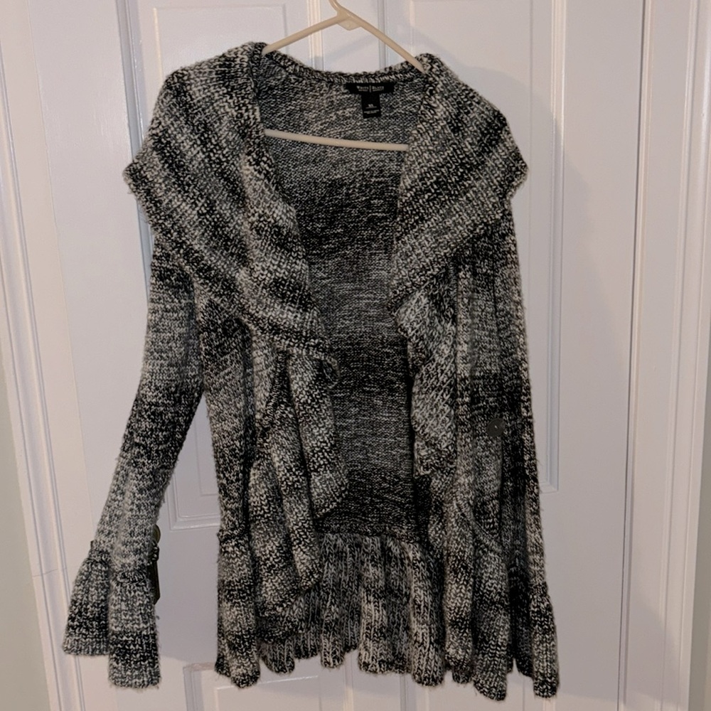 White House Black Market thick sweater with bell sleeves. Worn once. size xl